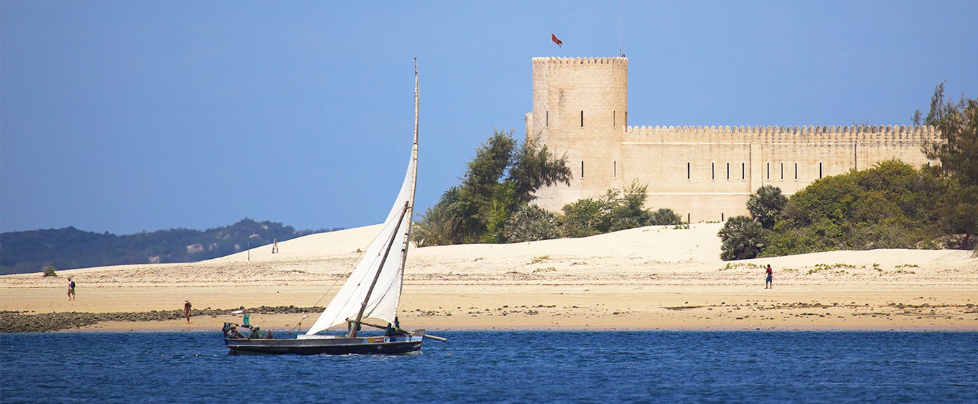 A sail in front of the Fort and Shella Beach.